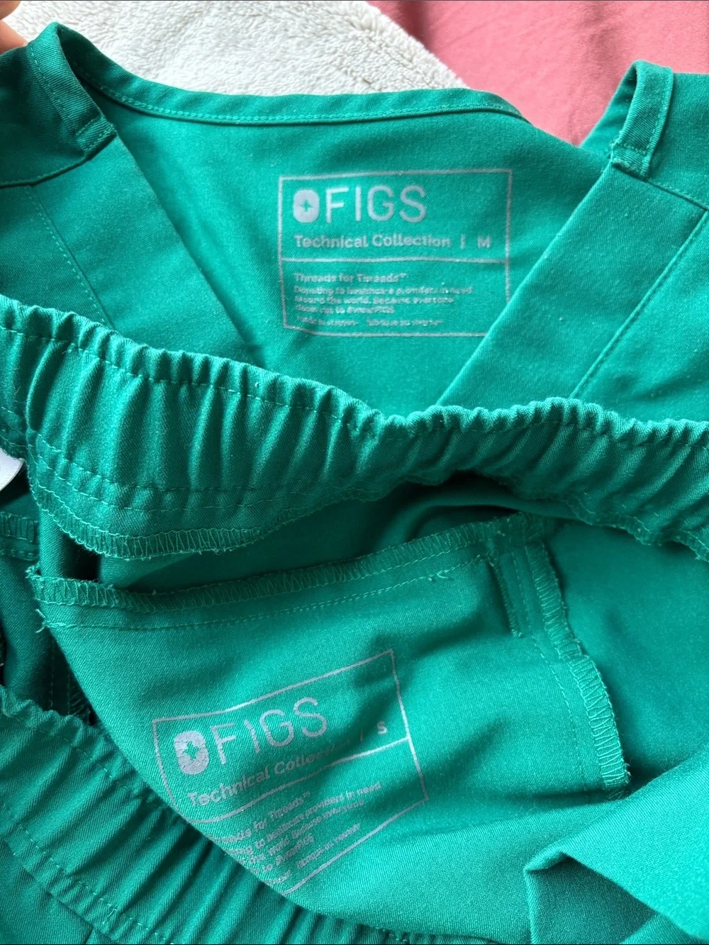 Men’s Hunter Green Figs Set Size Medium Top and Small Jogger